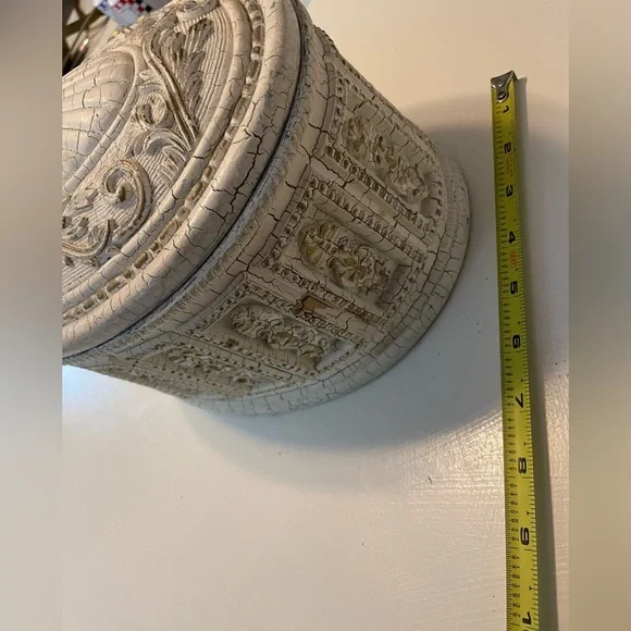 Beautiful Storage Container - Picture 8 of 15